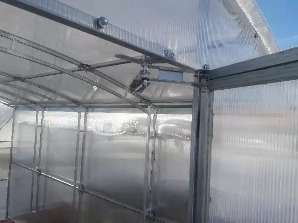 Автоматический открыватель дверей для теплицы
